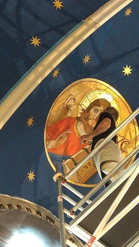 Kirchenmalerei im Institut St. Philipp Neri. Der Pantokrator entsteht