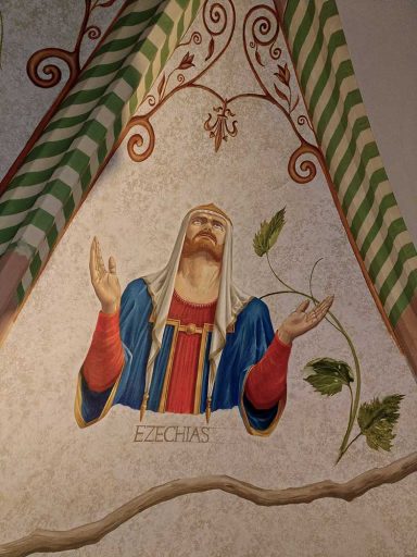 Das Deckengewölbe mit 4 ausgewählten Königen - hier Ezechias